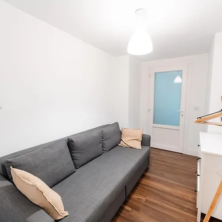 Modern With Pool, 5 Minutes From The *