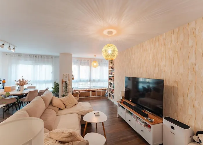 Apartman Modern With Pool, 5 Minutes From The