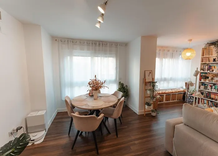 Modern With Pool, 5 Minutes From The *